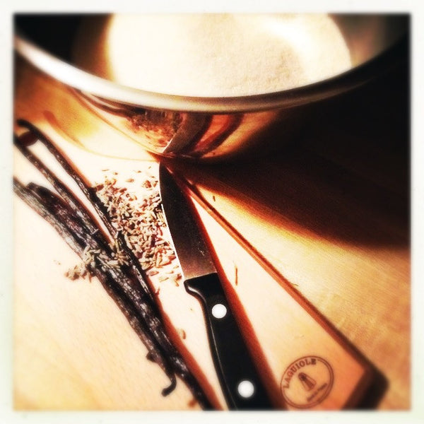 Lavender Vanilla Sugar/ Sucre Vanillé Lavande 5 oz. - Treasures of Alchemy
