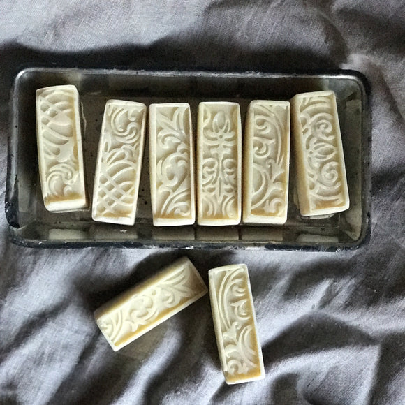 Soap ~ Moisturizing Lavender & Oatmeal ~ Petit Deco Hand - Treasures of Alchemy